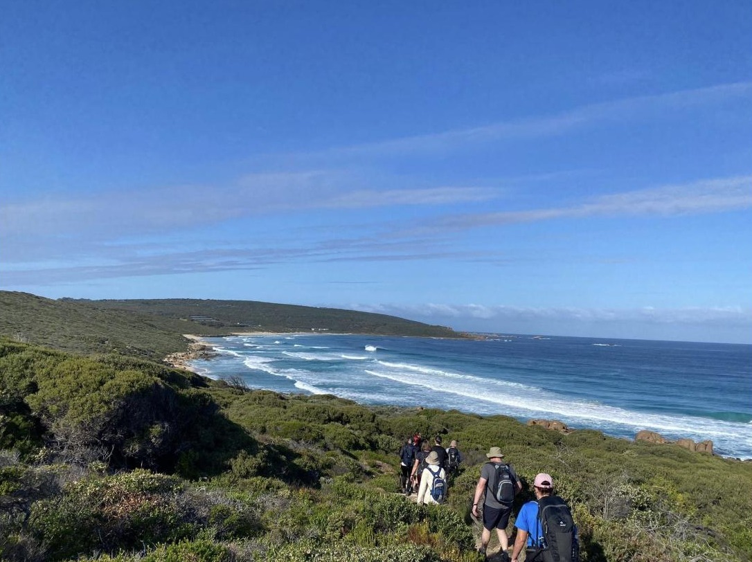Walkers above the bay, Cape to Cape